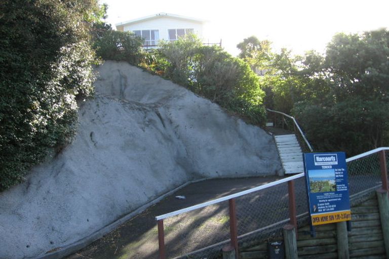 Photo of property in 10 Ogilvy Terrace, Plimmerton, Porirua, 5026