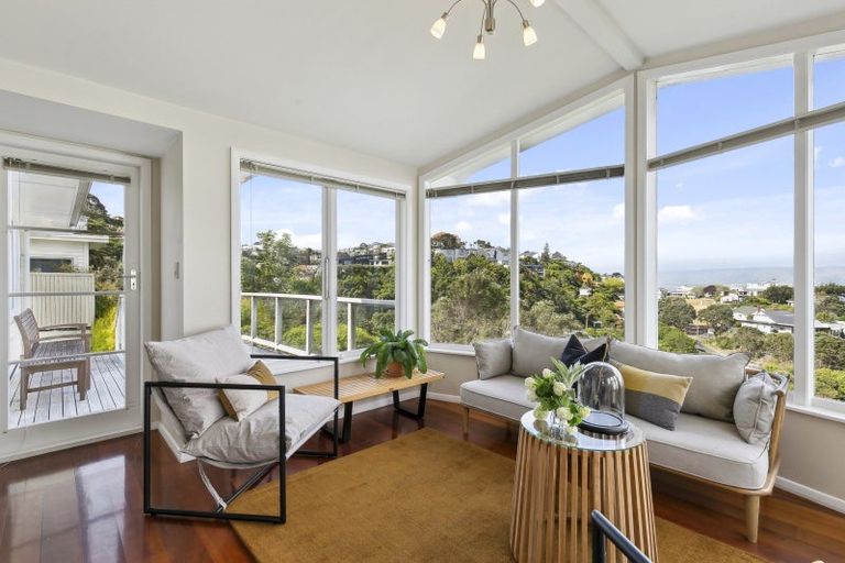 Photo of property in 7 Harbour Park Terrace, Khandallah, Wellington, 6035