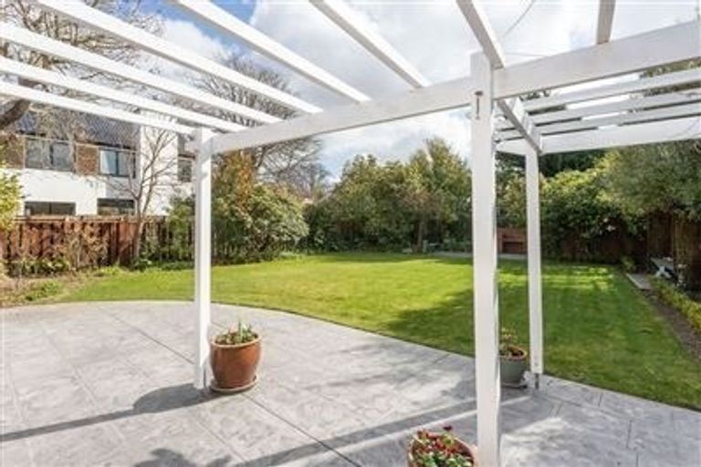 Photo of property in 11 Daresbury Lane, Fendalton, Christchurch, 8014