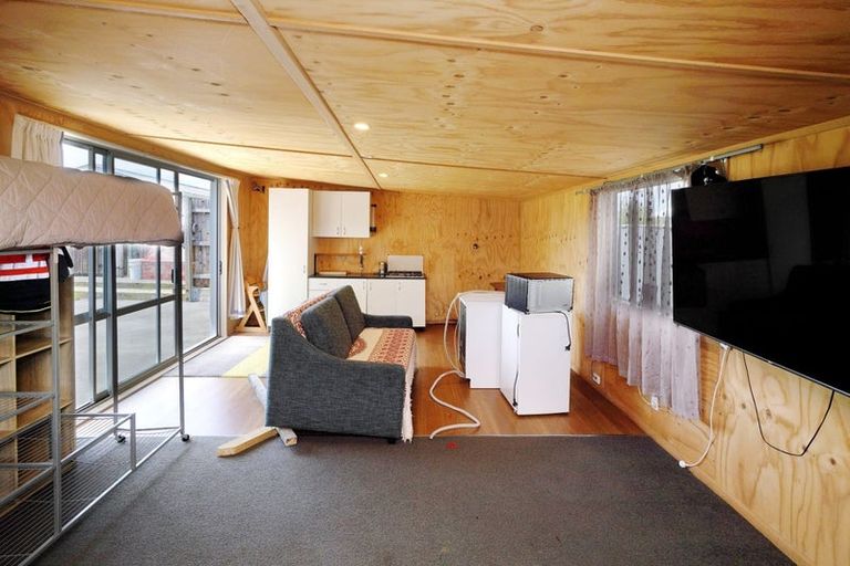 Photo of property in 171 Wainoni Road, Avondale, Christchurch, 8061