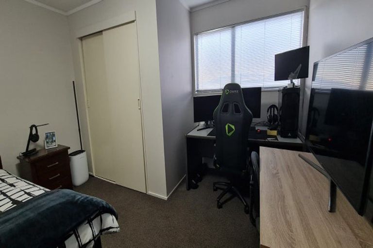 Photo of property in 2/37a Bracken Road, Paparangi, Wellington, 6037