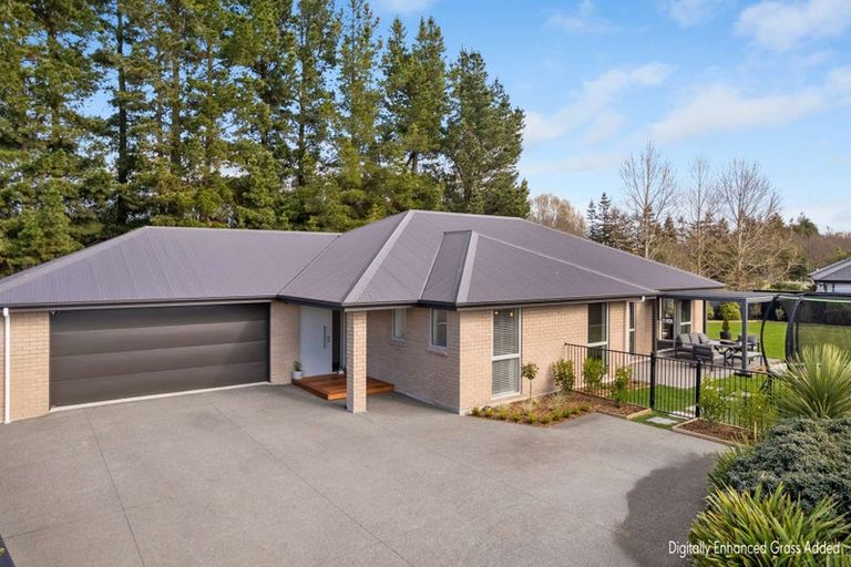 Photo of property in 10 Willowby Lane, Rangiora, 7400