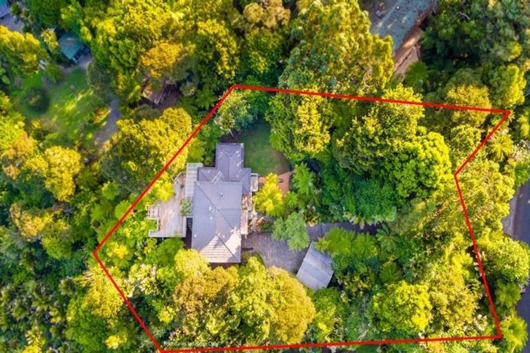 Photo of property in 3 Ngaio Road, Titirangi, Auckland, 0604