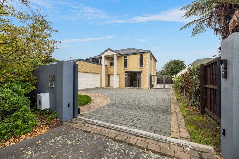 Photo of property in 133 Fendalton Road, Fendalton, Christchurch, 8052