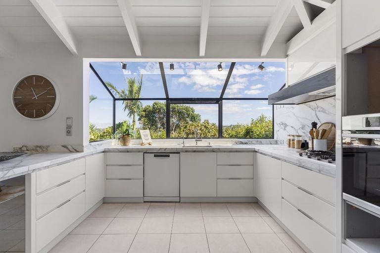 Photo of property in 2/7 Orchard Road, Browns Bay, Auckland, 0630