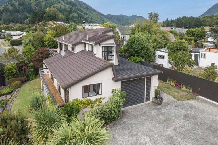 Photo of property in 29a Ranui Street, Waikawa, Picton, 7220