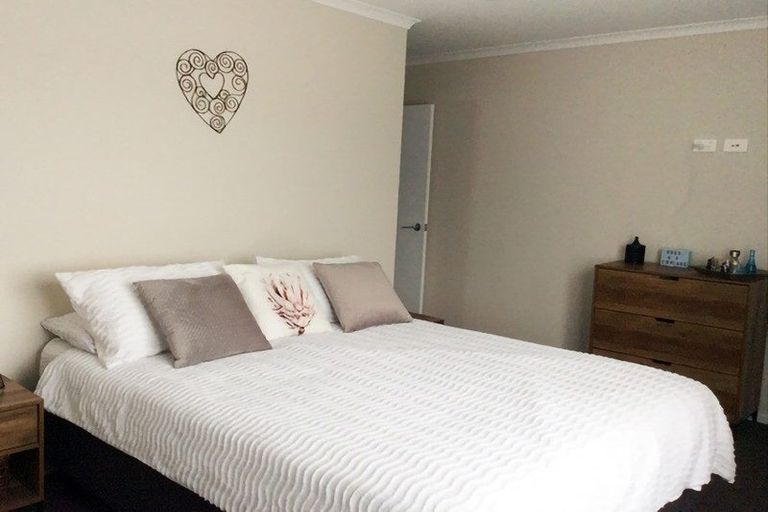 Photo of property in 18 Anna Jean Crescent, Flagstaff, Hamilton, 3210