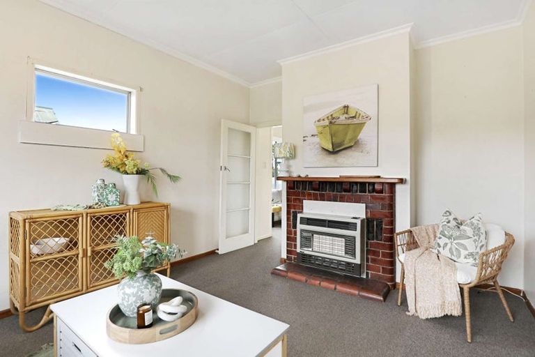 Photo of property in 15 Burton Avenue, Whanganui East, Whanganui, 4500