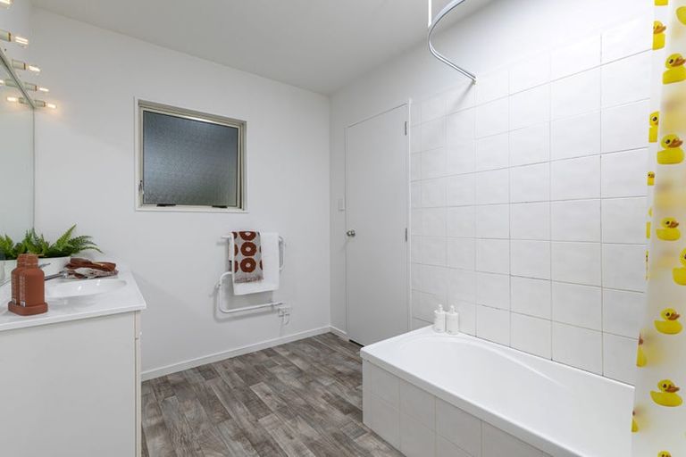 Photo of property in 1/36 Camelot Place, Glenfield, Auckland, 0629