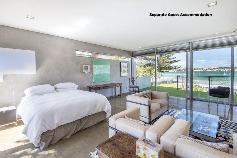 Photo of property in 9 Stanley Point Road, Stanley Point, Auckland, 0624