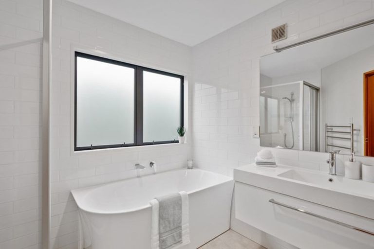 Photo of property in 23a Overdale Drive, Cashmere, Christchurch, 8022