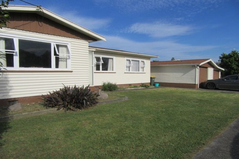 Photo of property in 2 Kowhai Avenue, Edgecumbe, 3120