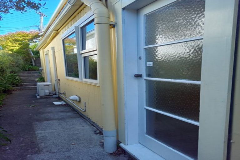 Photo of property in 4 Trelissick Crescent, Ngaio, Wellington, 6035