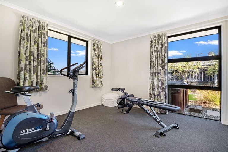 Photo of property in 10 Butterworth Crescent, Papamoa Beach, Papamoa, 3118