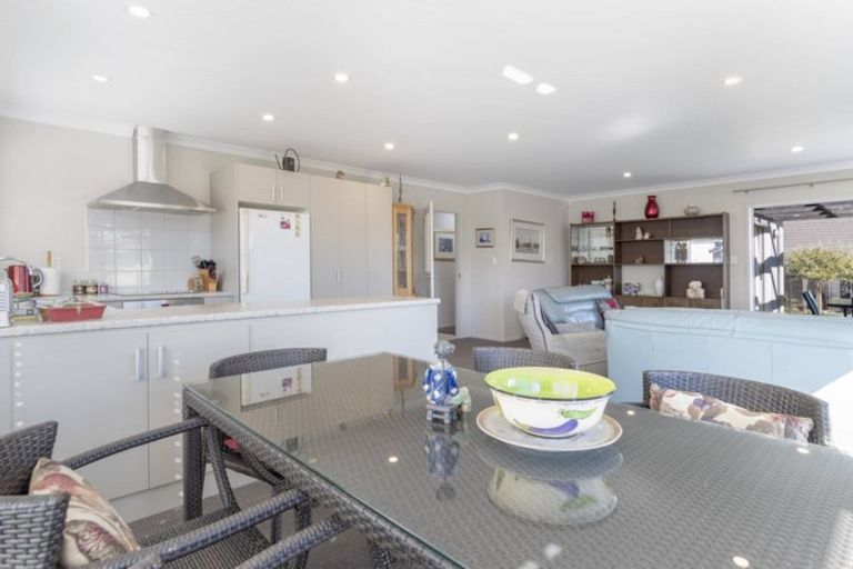 Photo of property in 30 Bridgewater Way, Pyes Pa, Tauranga, 3112