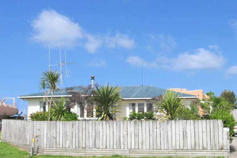 Photo of property in 1018a Papamoa Beach Road, Papamoa Beach, Papamoa, 3118