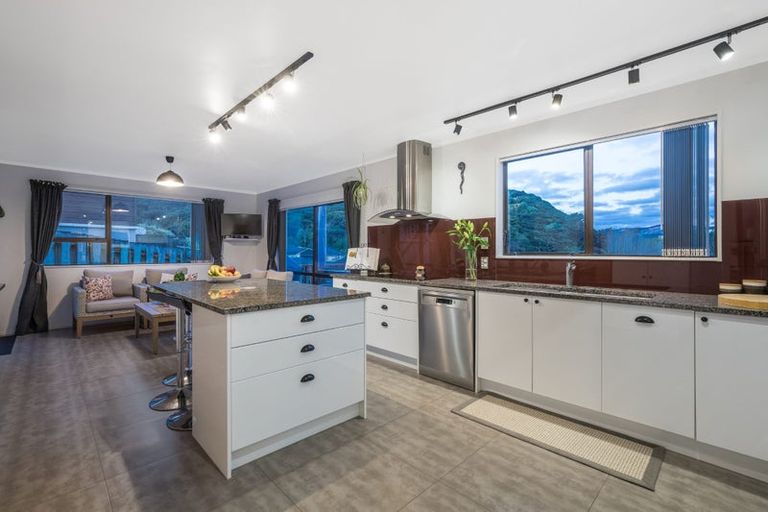 Photo of property in 19 Shackle Lane, Whitby, Porirua, 5024