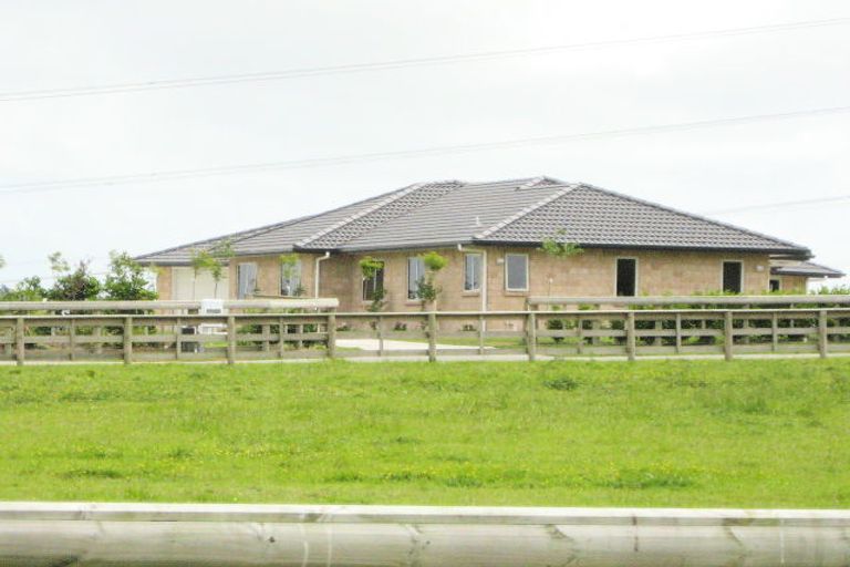 Photo of property in 31c Koraha Road, Kumeu, 0892