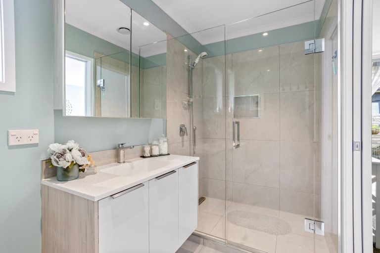 Photo of property in 12 Urumaraki Avenue, Helensville, 0800