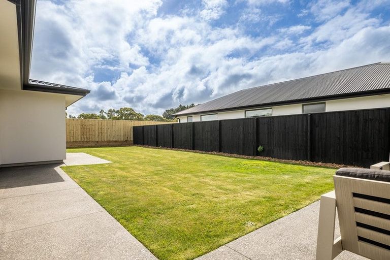 Photo of property in 16 Dollar Place, Prebbleton, 7604