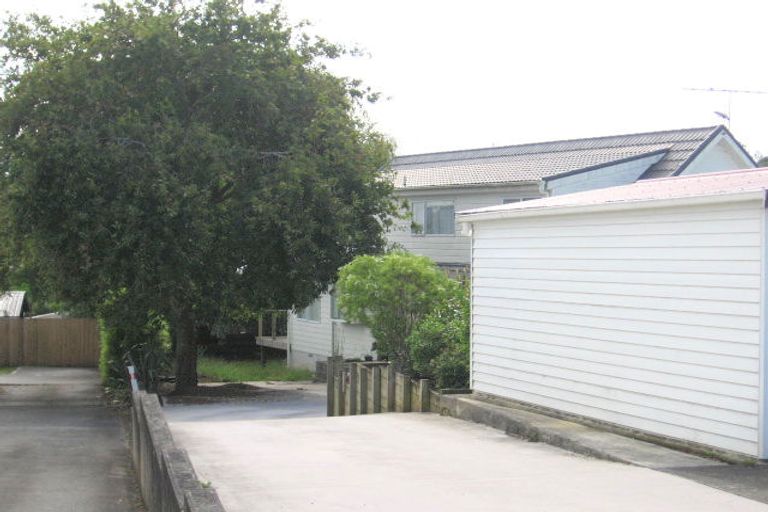Photo of property in 936 East Coast Road, Northcross, Auckland, 0630