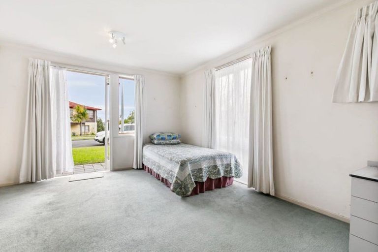 Photo of property in 2 Fairsea Place, Lynfield, Auckland, 1042