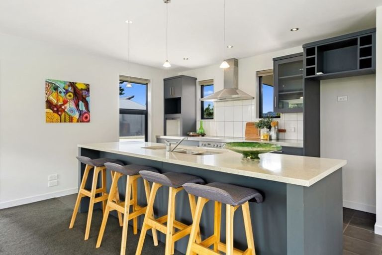 Photo of property in 6 Alpha Close, Wanaka, 9305