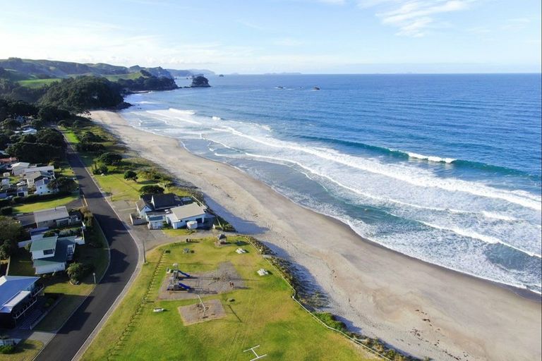 Photo of property in 8 Ross Place, Whiritoa, Whangamata, 3691