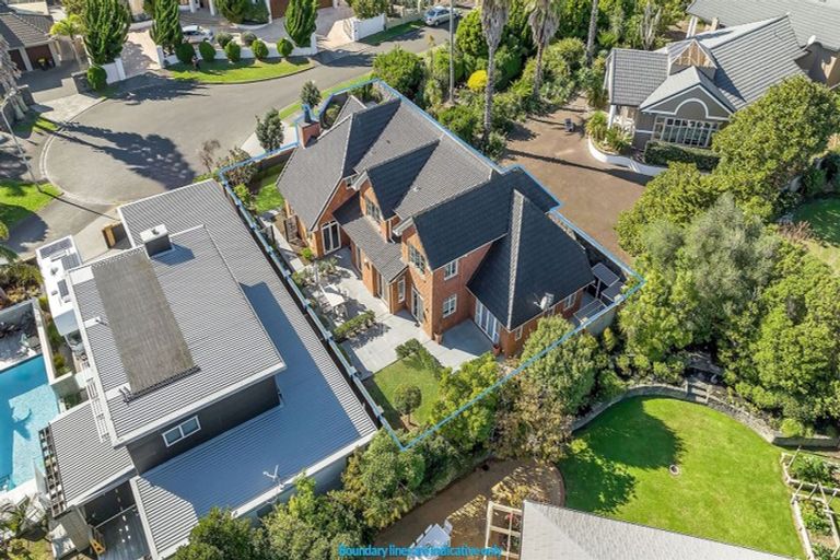 Photo of property in 24 The Mews, Shamrock Park, Auckland, 2016