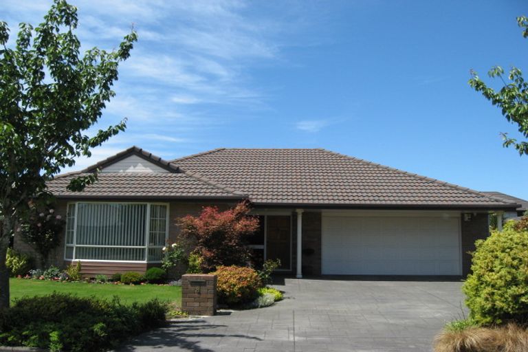 Photo of property in 8 Wiltshire Mews, Avonhead, Christchurch, 8042