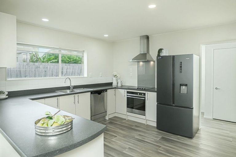 Photo of property in 3b Pine Road, Orewa, 0931