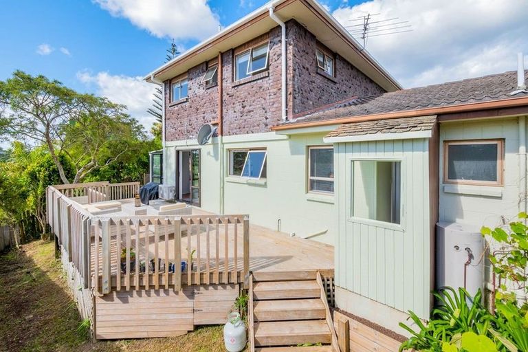 Photo of property in 1/14 Thelma Crescent, Torbay, Auckland, 0630