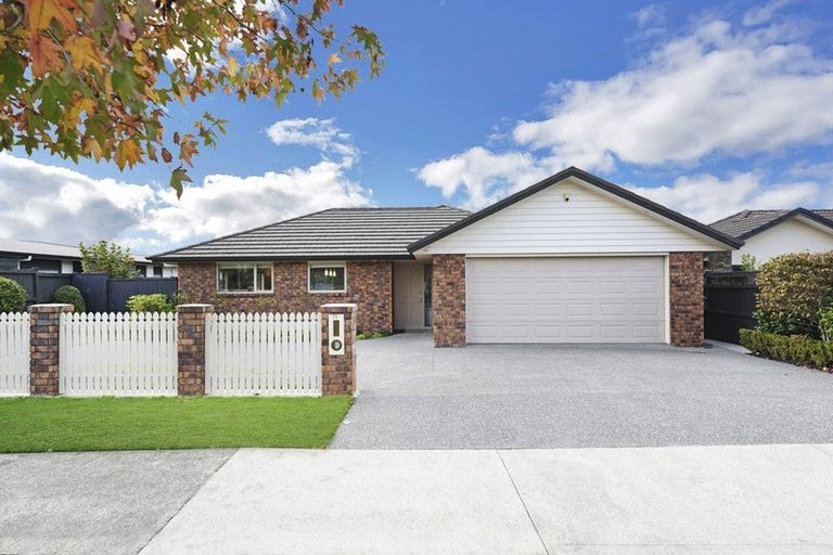 Photo of property in 11 Murray Becroft Avenue, Henderson Valley, Auckland, 0612