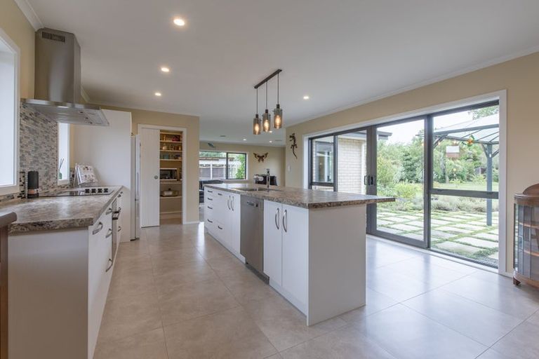 Photo of property in 11 Rathbone Street, Waipawa, 4210