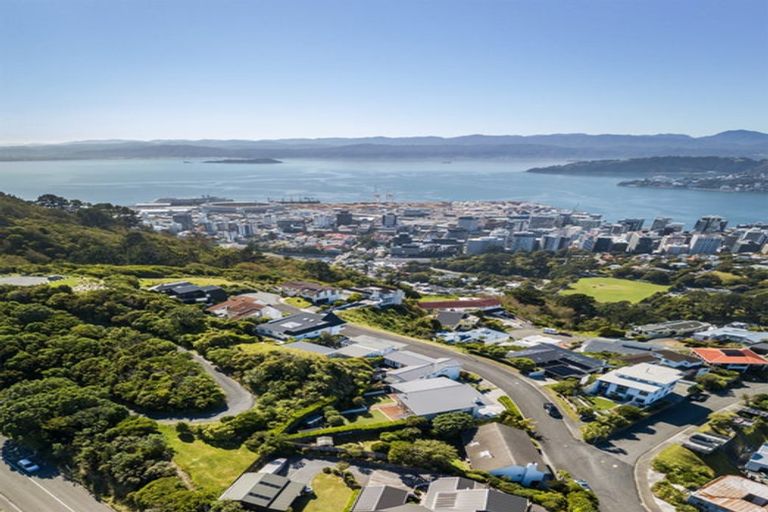 Photo of property in 3 Puketiro Avenue, Northland, Wellington, 6012