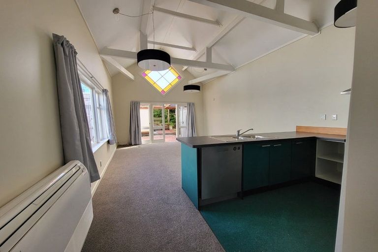 Photo of property in 23 Milton Street, Berhampore, Wellington, 6023