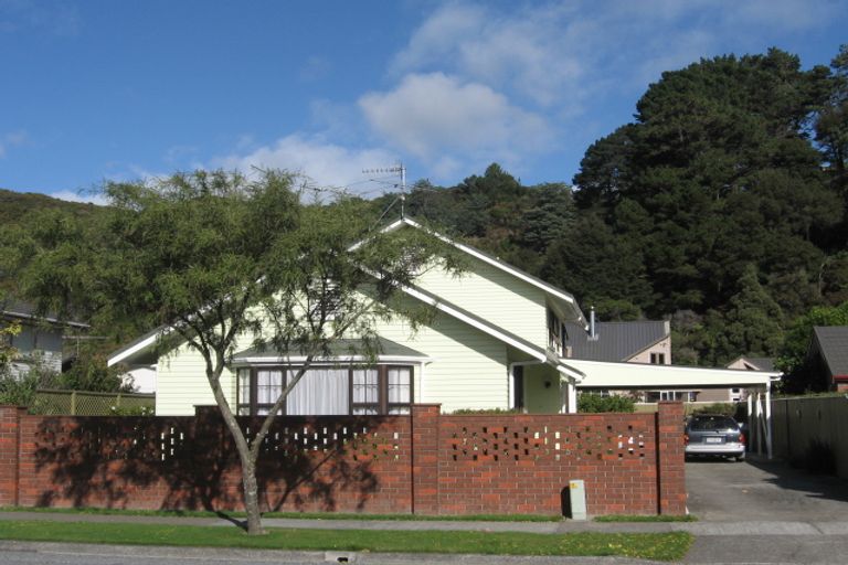 Photo of property in 24 Waddington Drive, Naenae, Lower Hutt, 5011