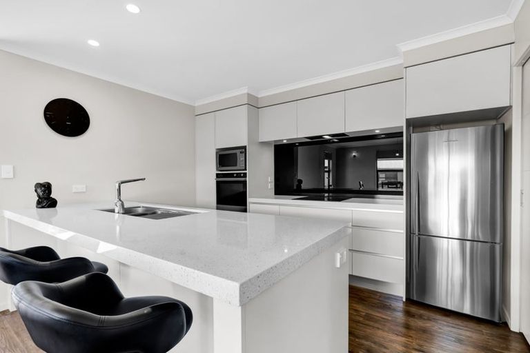 Photo of property in 49 Links Drive, Waiwhakaiho, New Plymouth, 4312