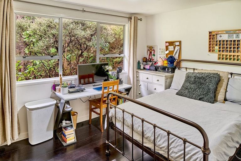 Photo of property in 20 Muri Road, Pukerua Bay, 5026