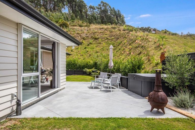 Photo of property in 31 Banks Boulevard, Whitby, Porirua, 5024