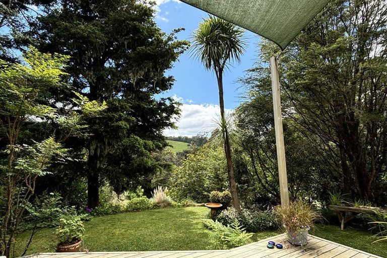 Photo of property in 64 Paparoa Station Road, Paparoa, 0571