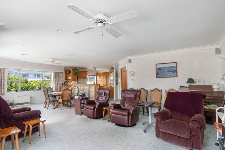 Photo of property in 43 Ngamotu Road, Hilltop, Taupo, 3330