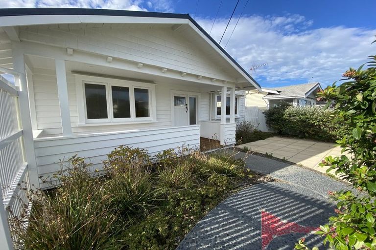 Photo of property in 4 Collins Street, Petone, Lower Hutt, 5012