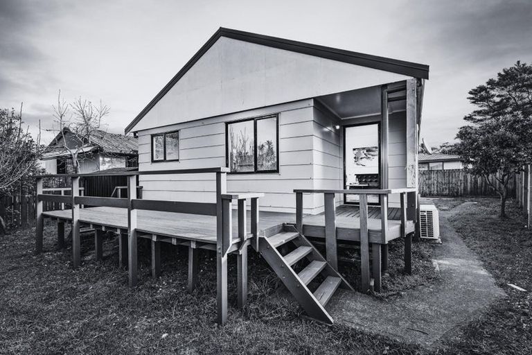 Photo of property in 2/12 Cameron Place, Ranui, Auckland, 0612