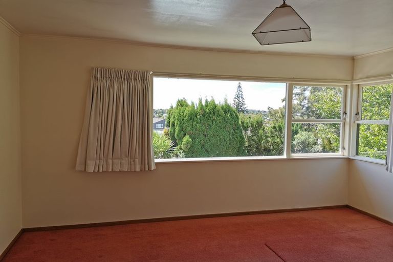 Photo of property in 21 Rosalind Road, Glenfield, Auckland, 0629