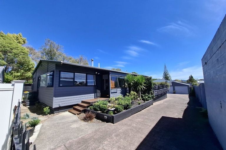 Photo of property in 1/27 Rosier Road, Glen Eden, Auckland, 0602