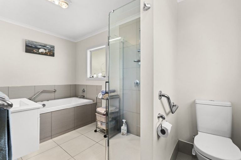 Photo of property in 4b Clerke Place, Marfell, New Plymouth, 4310