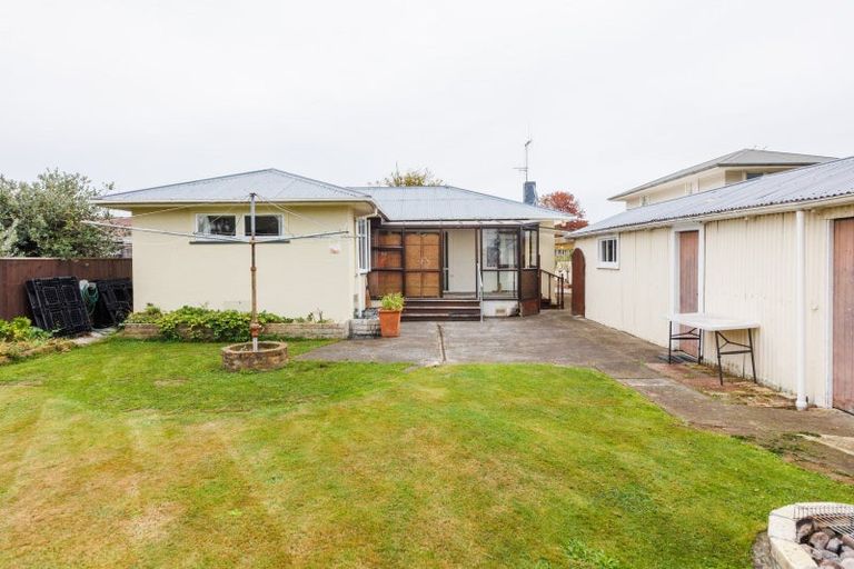 Photo of property in 43 Richmond Avenue, Takaro, Palmerston North, 4410