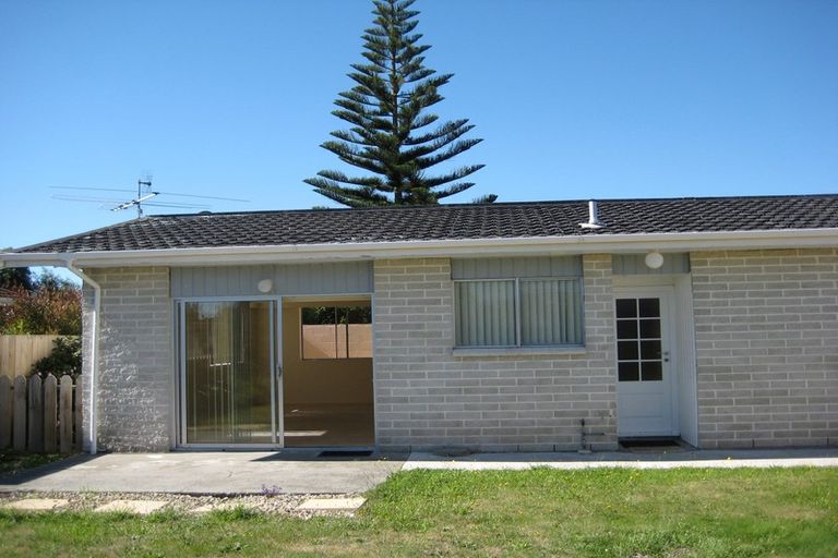 Photo of property in 33 Oriwa Street, Waikanae, 5036