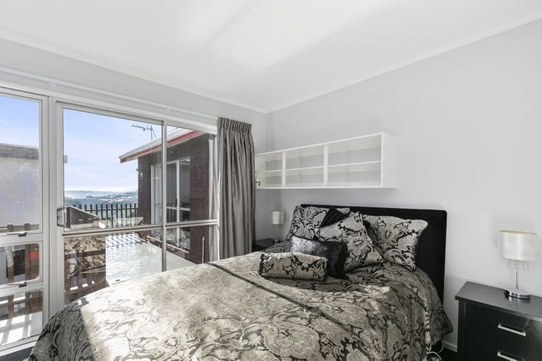 Photo of property in 6 Tree Top Lane, Paparangi, Wellington, 6037